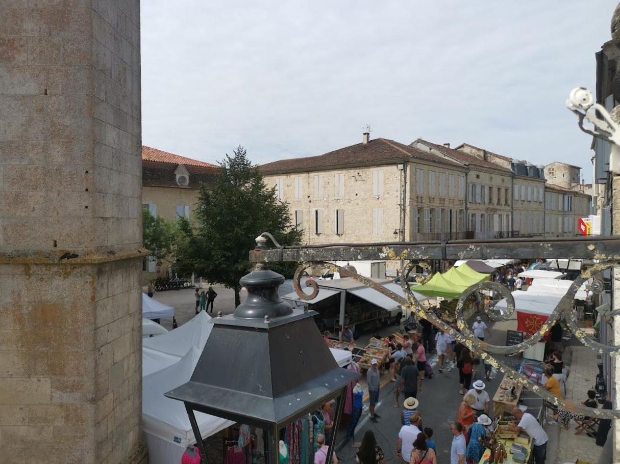 Gite De La Cathedrale 2 雷克图尔 外观 照片